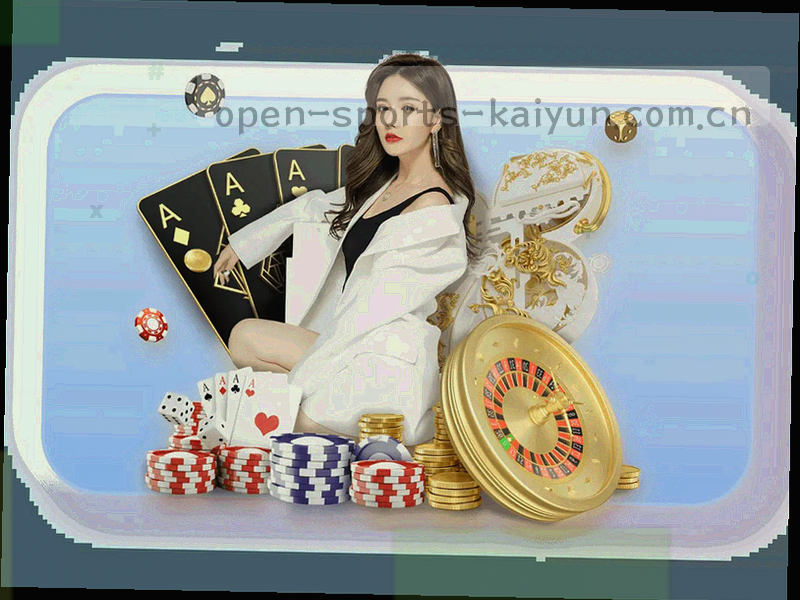 俯拍的城市球场，草坪纹理清晰，边线形成斜向引导线